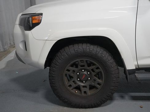 Used 2023 Toyota 4Runner TRD Off-Road Premium w/ Moonroof Package AWD/4WD image 5