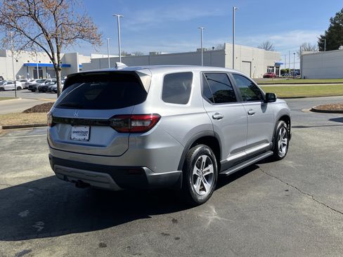 Used 2023 Honda Pilot EX-L image 10
