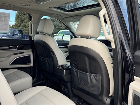 Used 2022 Kia Telluride S image 10