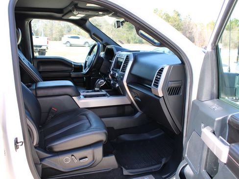 Used 2019 Ford F150 Platinum w/ Equipment Group 701A Luxury AWD/4WD image 7