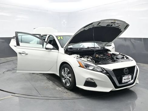Used 2021 Nissan Altima 2.5 S FWD image 45