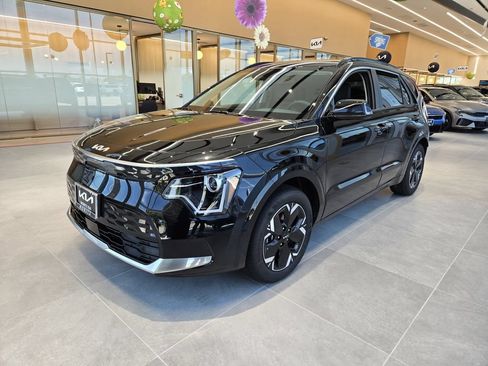 New 2026 Kia Niro Wind FWD image 2