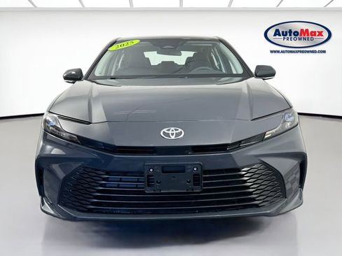 Used 2025 Toyota Camry LE image 6