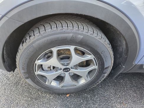 Used 2021 Kia Telluride EX image 4