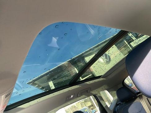 Certified 2025 Volkswagen Taos SEL image 12