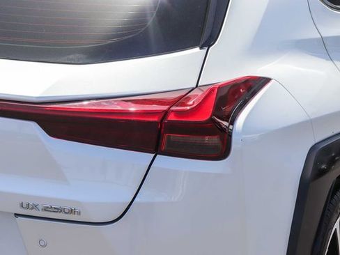 Certified 2024 Lexus UX 250h FWD image 8