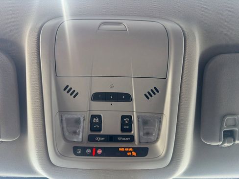 Used 2022 GMC Acadia AT4 w/ Technology Package image 27