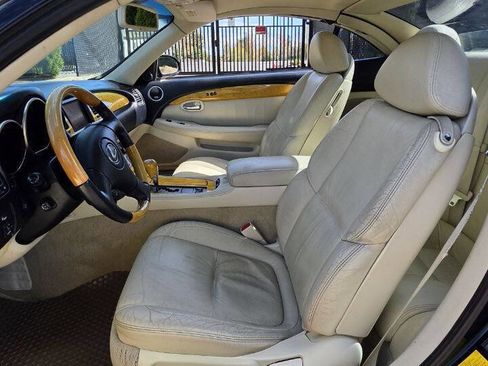 Used 2004 Lexus SC 430 Convertible image 10