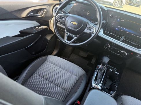 Used 2024 Chevrolet Trax LT w/ Driver Confidence Package FWD image 14
