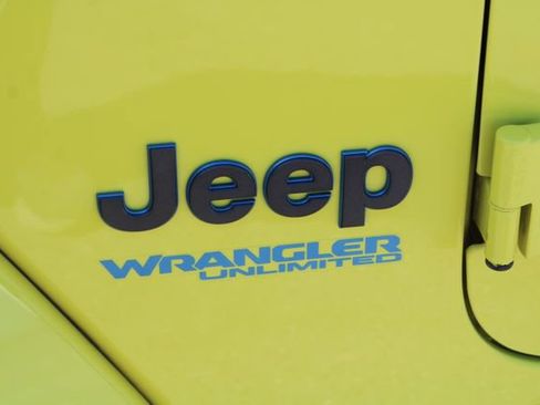 Used 2022 Jeep Wrangler Unlimited Rubicon 4xe w/ Cold Weather Group AWD/4WD image 8
