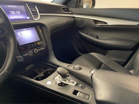Used 2021 INFINITI QX50 Luxe w/ Appearance Package image 34
