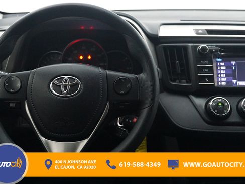 Used 2016 Toyota RAV4 LE FWD image 5