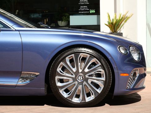 Used 2022 Bentley Continental GT image 6