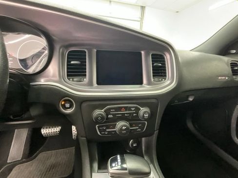 Used 2019 Dodge Charger Scat Pack RWD image 10