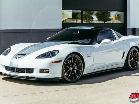 Used 2013 Chevrolet Corvette Z06 w/ 3LZ Preferred Equipment Group RWD image 40