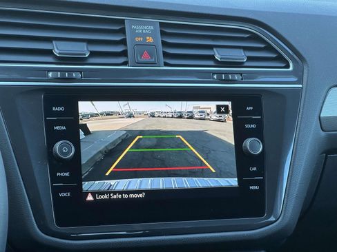 Certified 2022 Volkswagen Tiguan SE w/ Panoramic Sunroof Package image 19