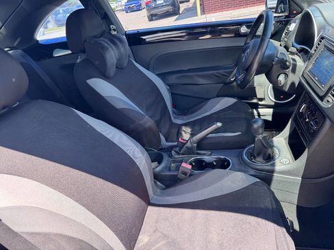 Used 2012 Volkswagen Beetle 2.0T image 6