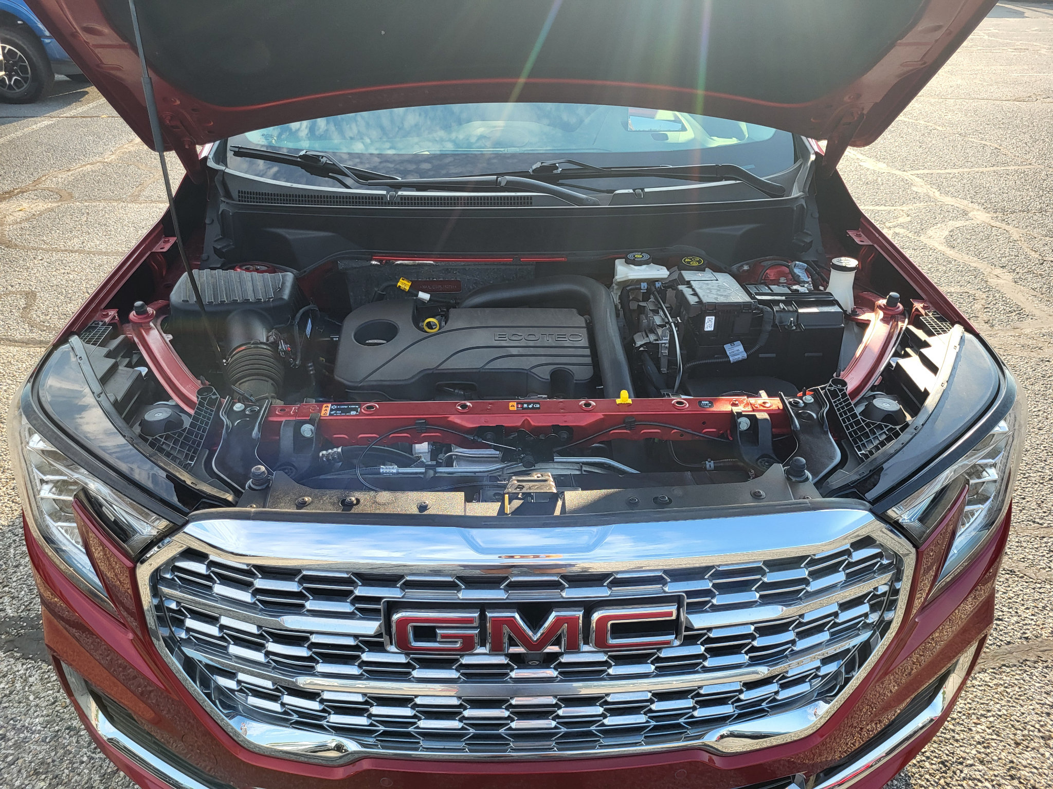 Used 2024 GMC Terrain Denali w/ Denali Premium Package AWD/4WD image 25