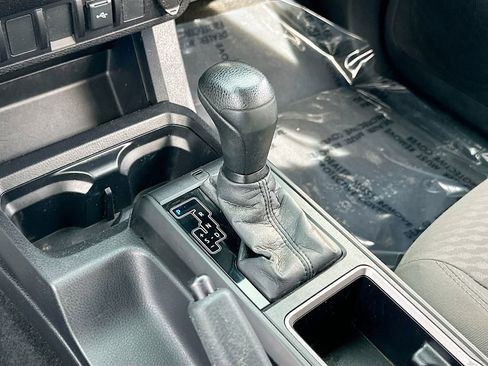Used 2022 Toyota Tacoma SR w/ SR Convenience Package image 16