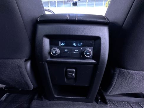 Used 2020 Chevrolet Traverse LT w/ Driver Confidence II Package image 39