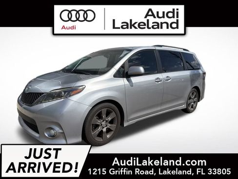 Used 2016 Toyota Sienna SE w/ SE Preferred Package FWD image 1