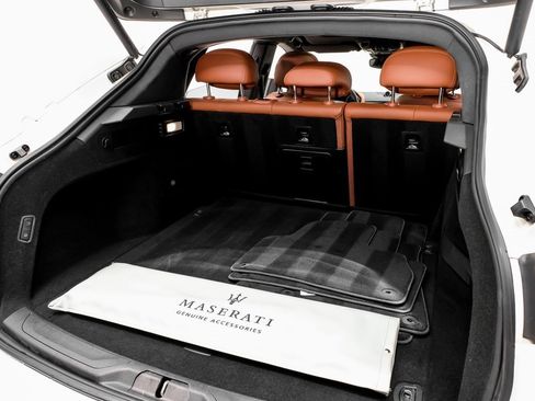 Used 2020 Maserati Levante image 50