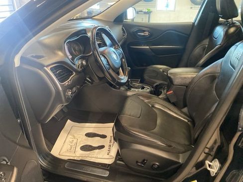 Used 2020 Jeep Cherokee Limited AWD/4WD image 27