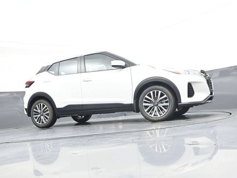 Used 2023 Nissan Kicks SV FWD image 39
