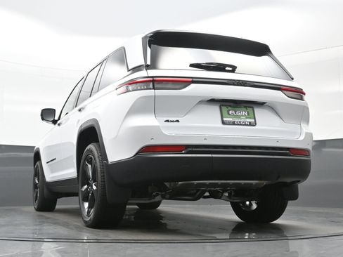 New 2025 Jeep Grand Cherokee Altitude AWD/4WD image 13