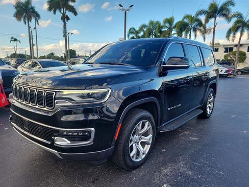Used 2022 Jeep Wagoneer Series II image 1