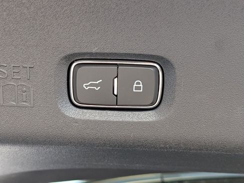 Used 2025 Lincoln Navigator Black Label image 16