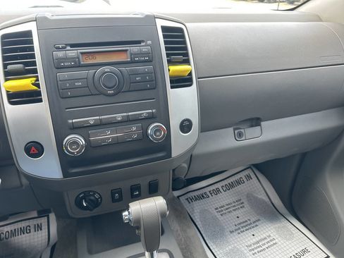 Used 2012 Nissan Frontier SV image 25