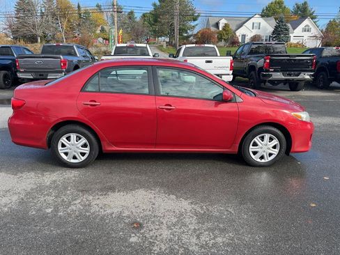 Used 2011 Toyota Corolla LE image 2