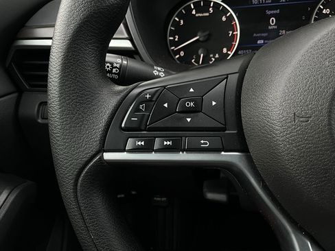 Used 2025 Nissan Altima 2.5 SV image 32