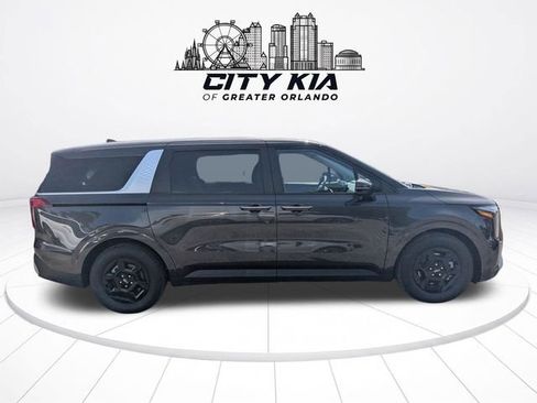 New 2026 Kia Carnival FWD image 6