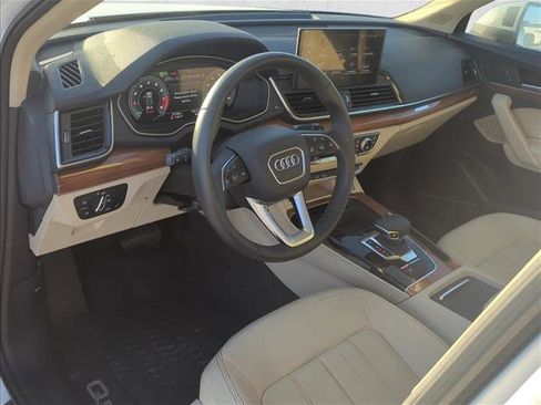Used 2021 Audi Q5 Premium Plus image 11