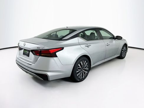 Used 2023 Nissan Altima 2.5 SV FWD image 9