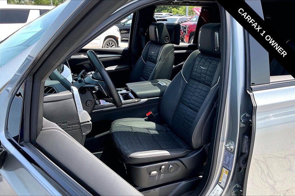 Used 2025 Cadillac Escalade V AWD/4WD image 6