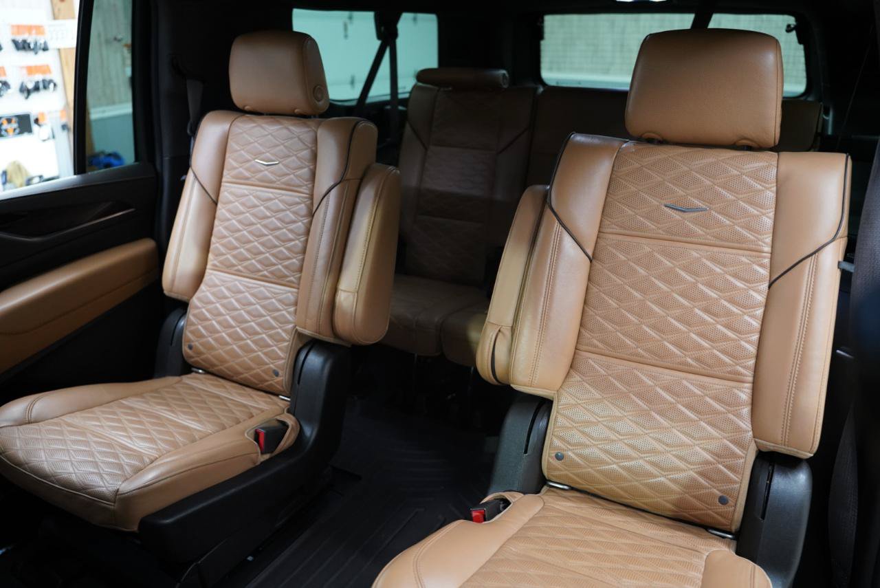 Used 2021 Cadillac Escalade ESV Premium Luxury AWD/4WD image 34