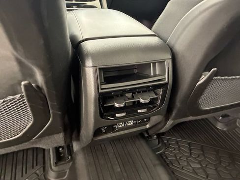 Used 2023 Jeep Grand Cherokee Limited AWD/4WD image 19