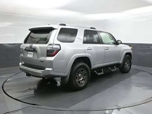 Used 2018 Toyota 4Runner TRD Off-Road Premium AWD/4WD image 8