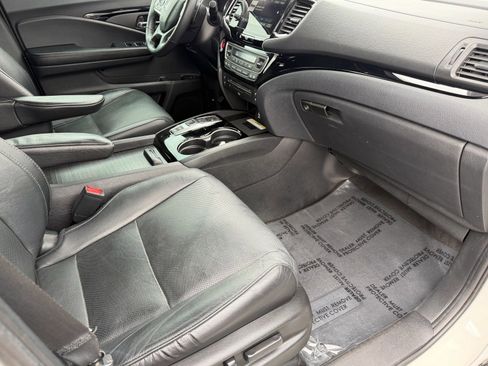 Used 2019 Honda Pilot Elite image 16
