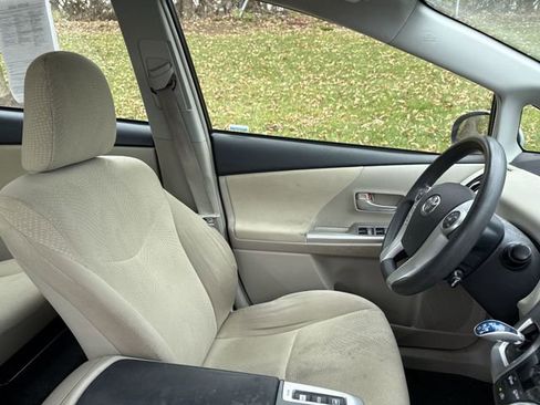Used 2013 Toyota Prius V Three image 12