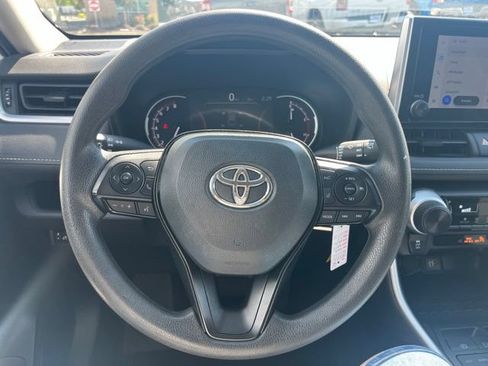 Used 2025 Toyota RAV4 LE AWD/4WD image 35