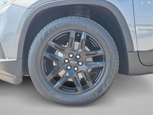 Used 2020 Chevrolet Traverse LT w/ Driver Confidence II Package FWD image 22
