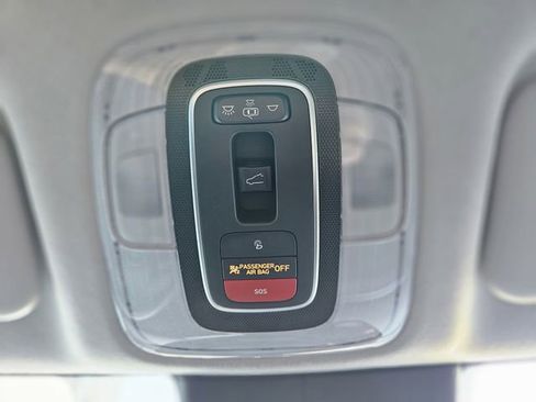 Used 2023 Hyundai Elantra Limited image 28