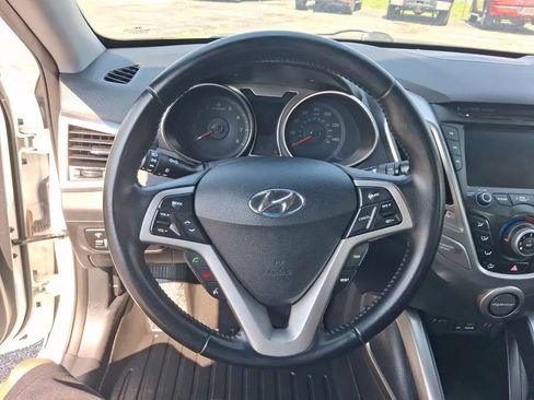 Used 2014 Hyundai Veloster w/ Style Package 02 FWD image 16