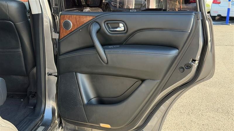 Used 2019 INFINITI QX80 Luxe AWD/4WD image 38