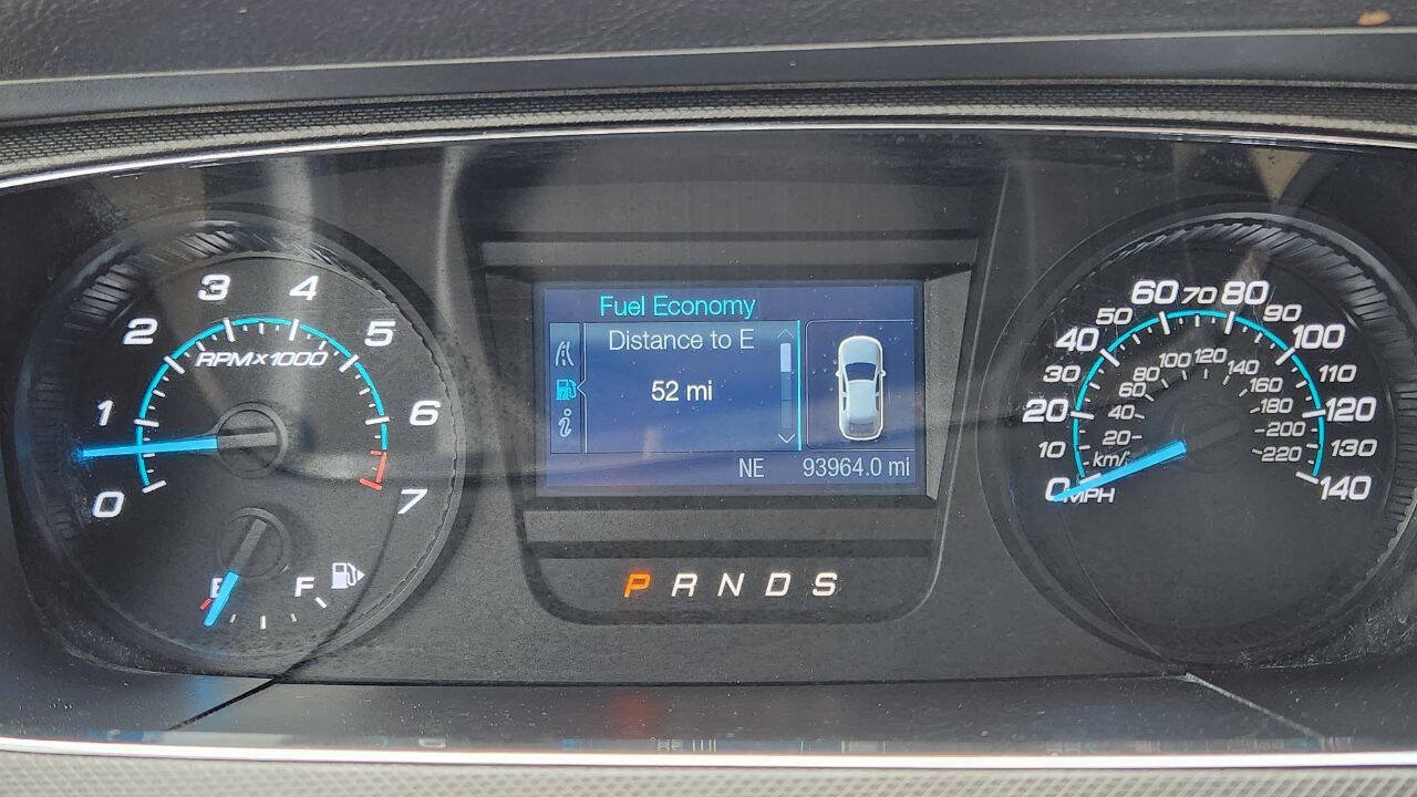 Used 2018 Ford Taurus SE FWD image 22