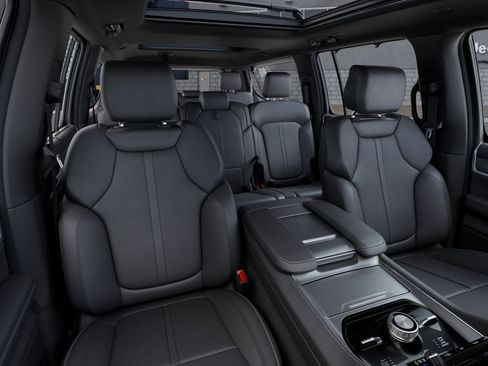 New 2025 Jeep Wagoneer L Series II w/ Convenience Group I AWD/4WD image 42